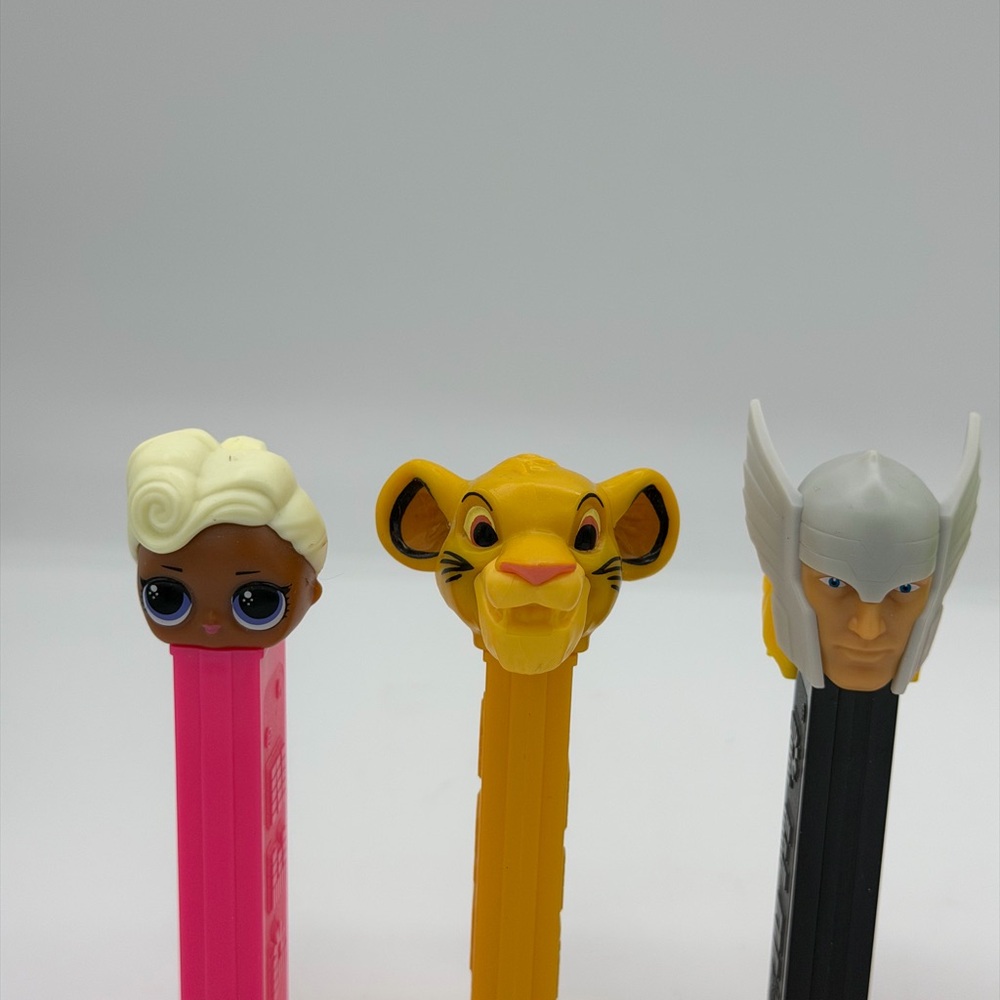 Vintage Mix of PEZ Dispensers Elsa Simba Thor Mike Soccer Witch Collectible - Picture 4 of 4